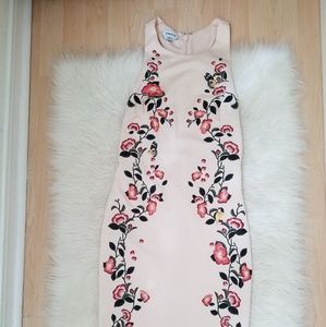 bebe embroidered bodycon dress